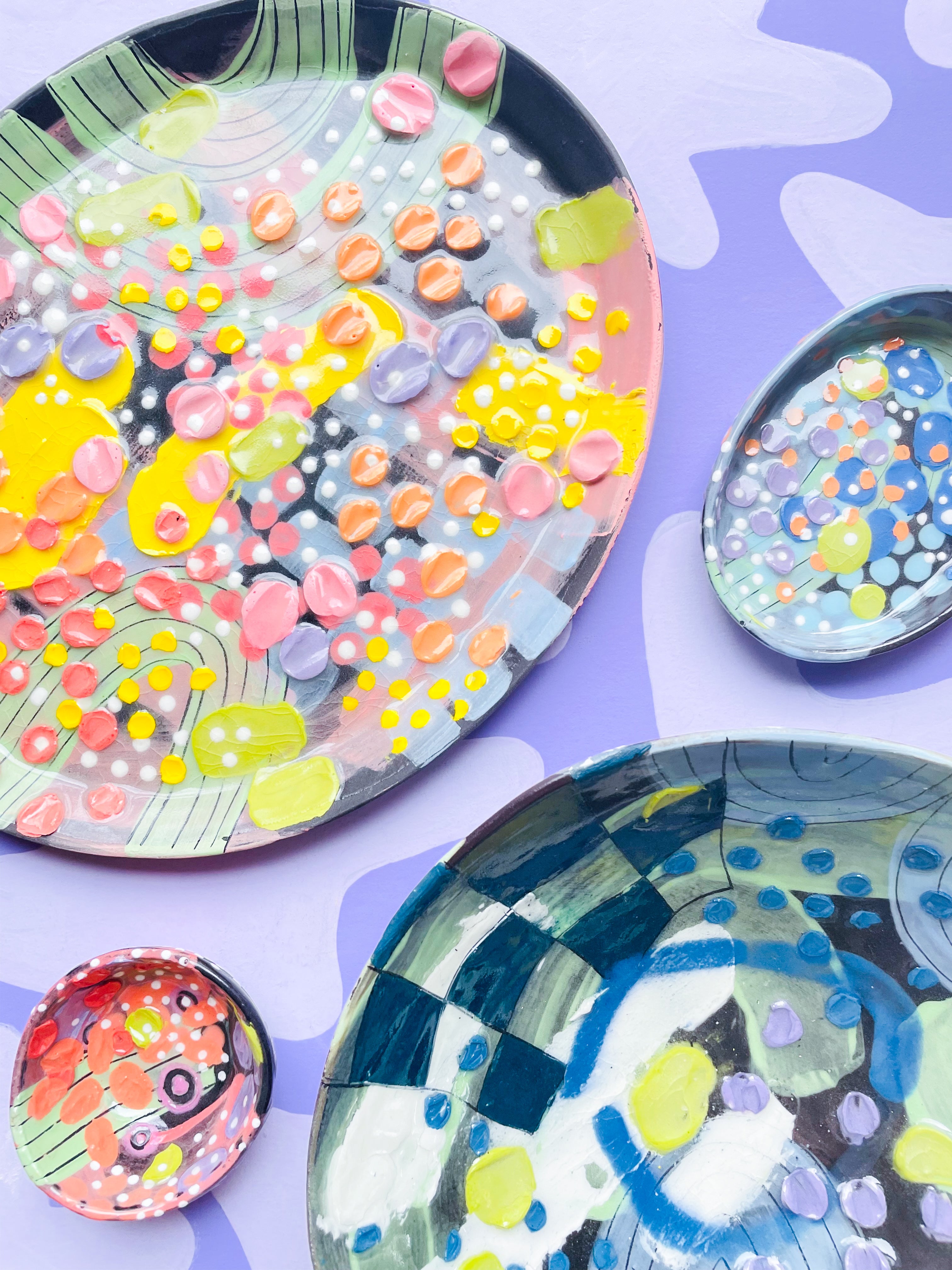 Plates, Trays & Small Dishes