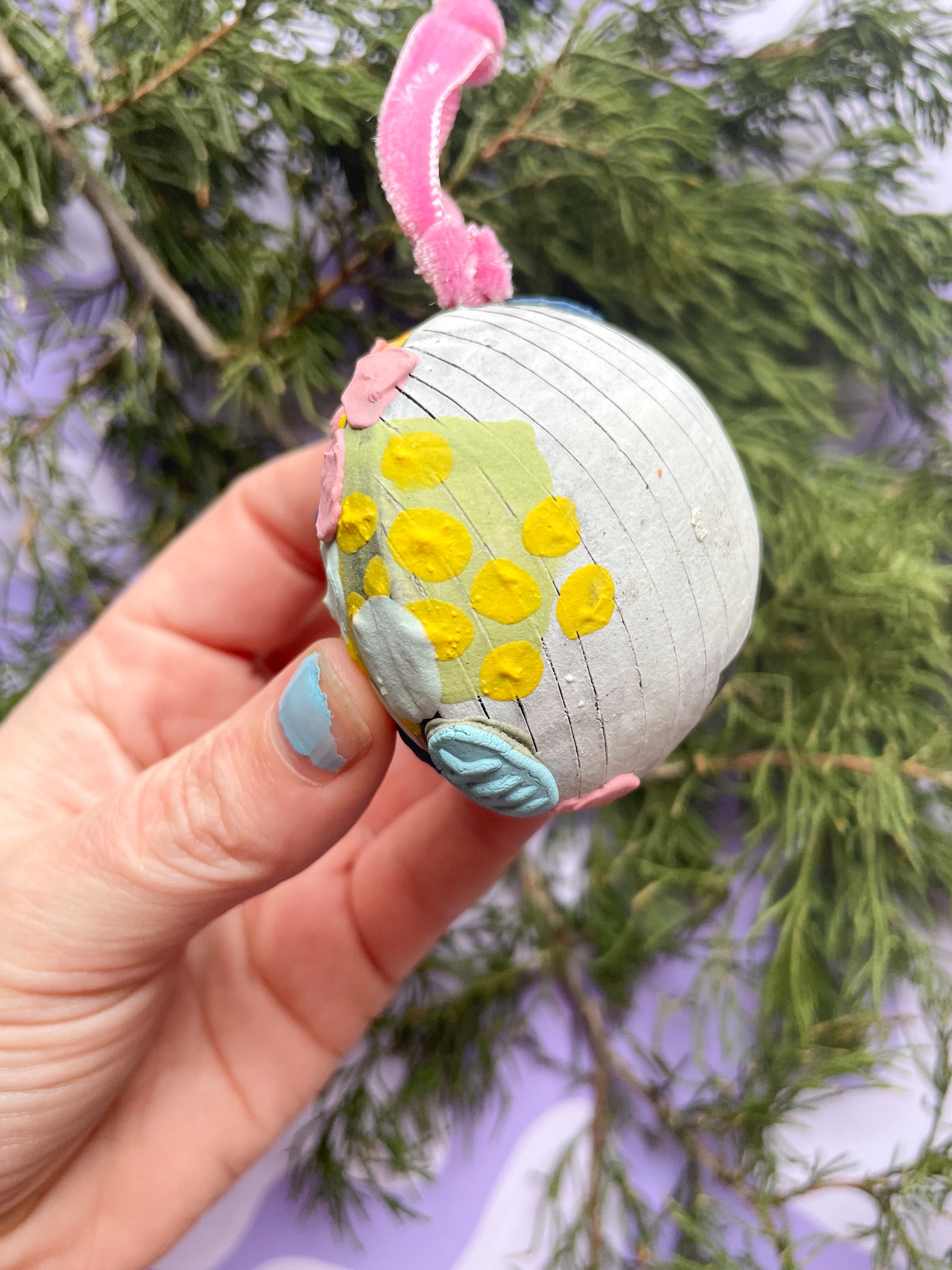 Ornament: Traditional Bulb (circle)