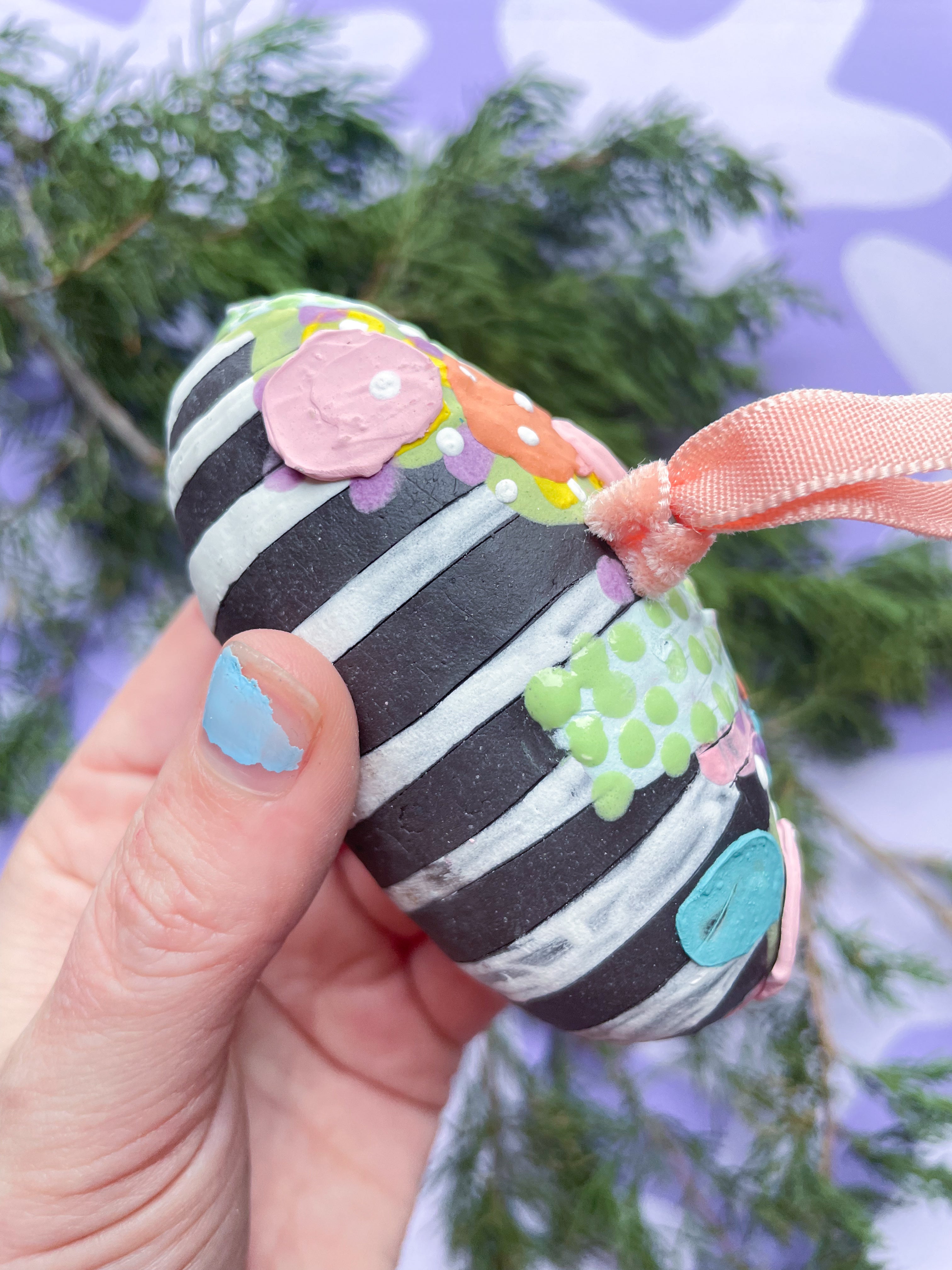 Ornament: Traditional Bulb (oval)